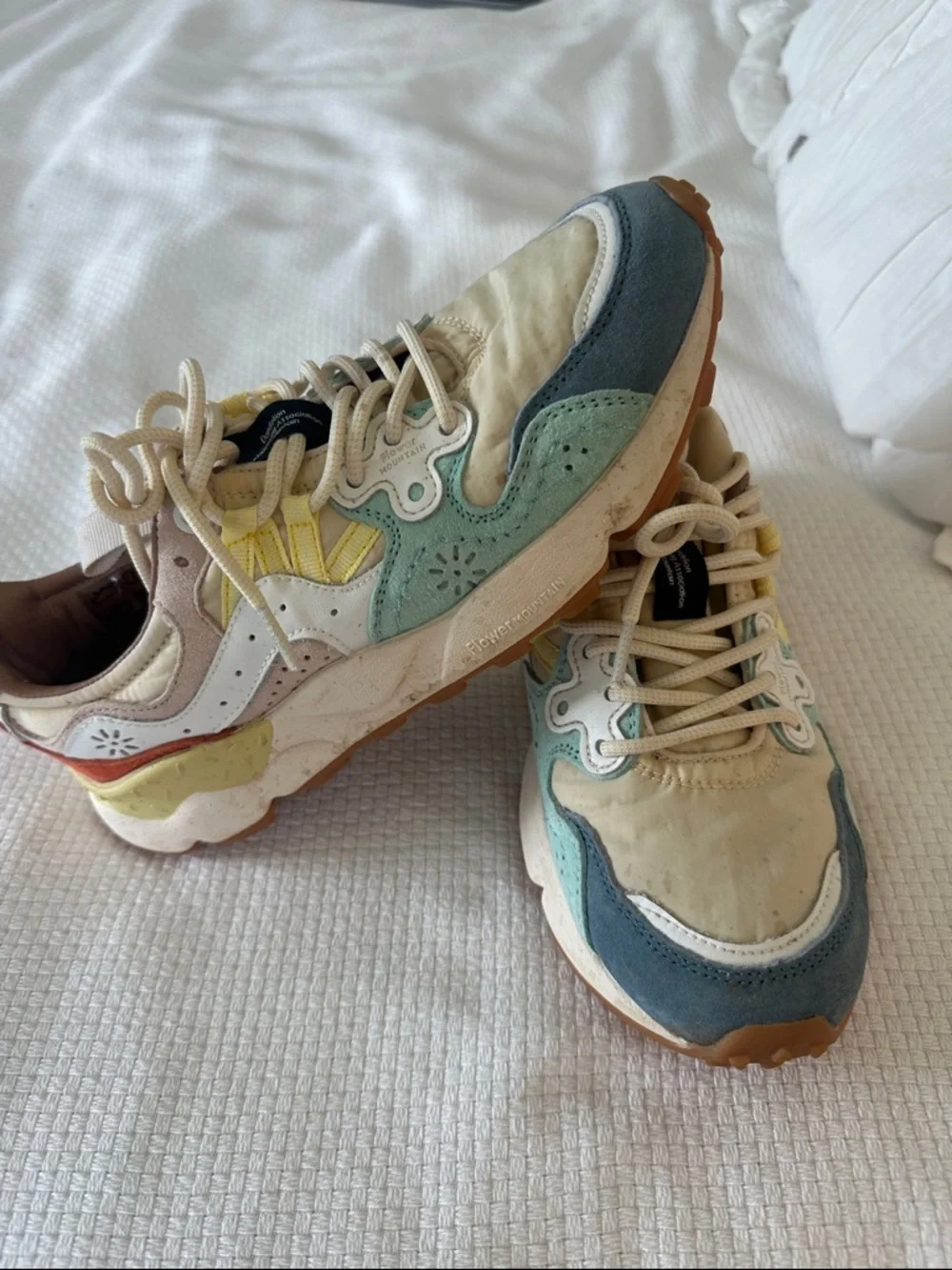 Women’s Flower Mountain Hiking Shoes - Picture 1 of 9